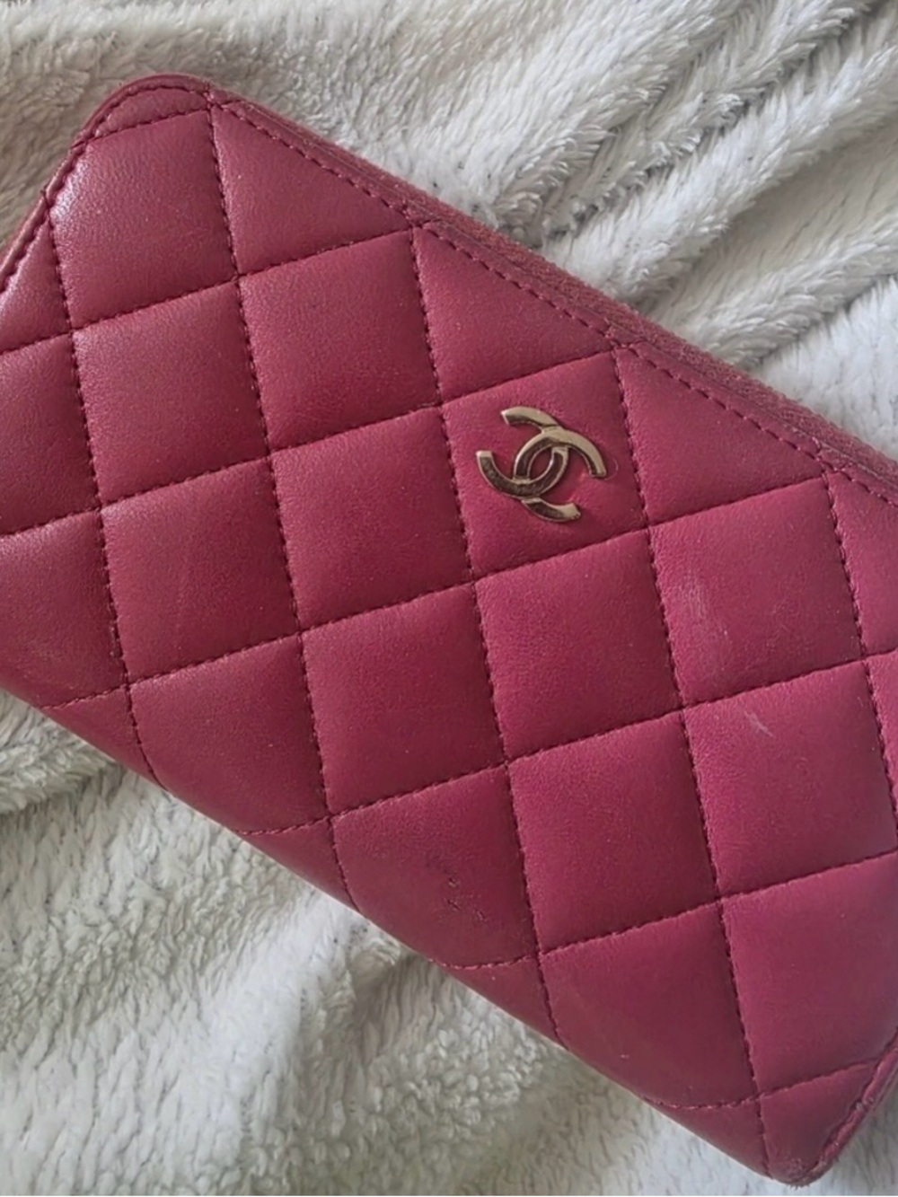 CHANEL Quilted Clutch in Rose Pink with Gold CC stunning piece very soft pink - Picture 7 of 9